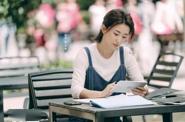 《与君初相识》首播全网狂揽83个热搜，这部剧会超越《仙剑》成为经典吗？游戏画面