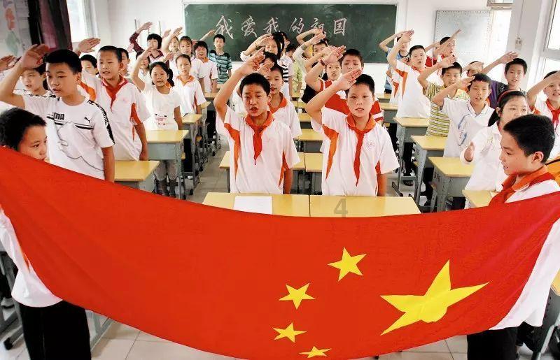 遇到困难想过世的奶奶怎么办？游戏画面